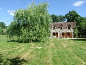 Exterior - Traditional Normandy Cottage (La Bellière)