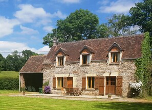 Exterior - Traditional Normandy Cottage (La Bellière)