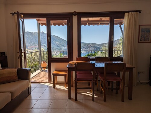 3 Bed/3 Bath Detached Villa, Private Pool, Fantastic Views, 5 min walk to town