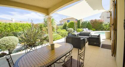 Luxury Private Villa; Heated Pool; Sea View; 10 min drive to sandy beaches, WiFi