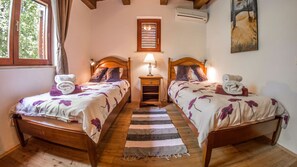 4 chambres, fer et planche à repasser, Wi-Fi, draps fournis