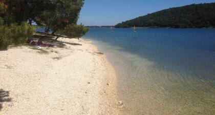 A/C 4 bedroom Villa, Pool, sea views beach 6 minutes walk. Sleeps 8 people.