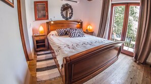 4 chambres, fer et planche à repasser, Wi-Fi, draps fournis