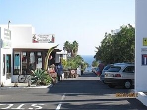 المنطقة المحيطة بالمنشأة