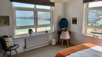 3 bedrooms, iron/ironing board, travel cot, WiFi