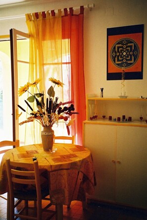 Dining - Apartment in holiday residence with pool and beach (Calcatoggio)