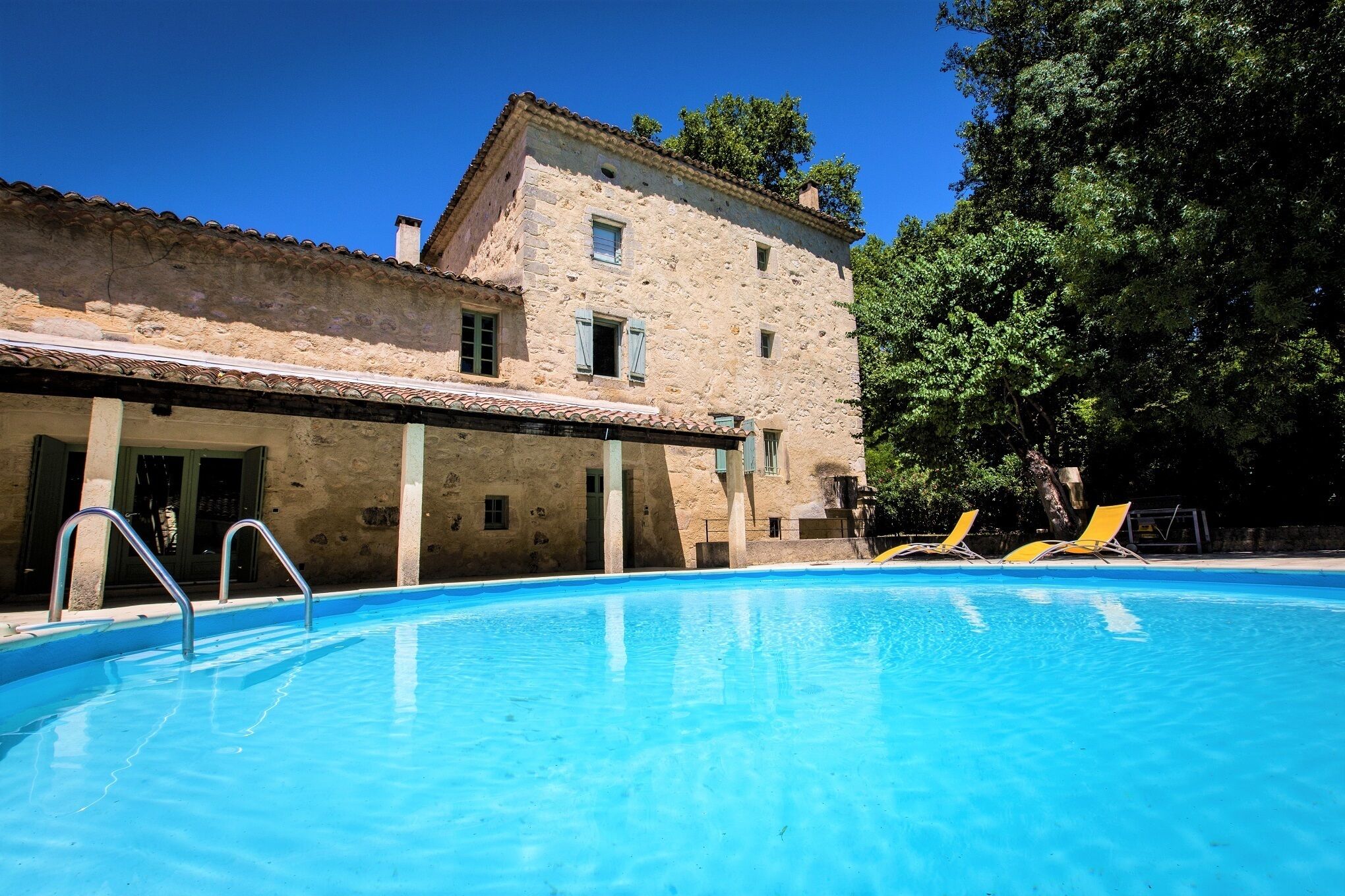 Piscine extérieure, piscine chauffée