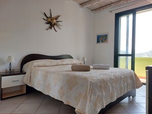 2 bedrooms, in-room safe, travel cot, WiFi