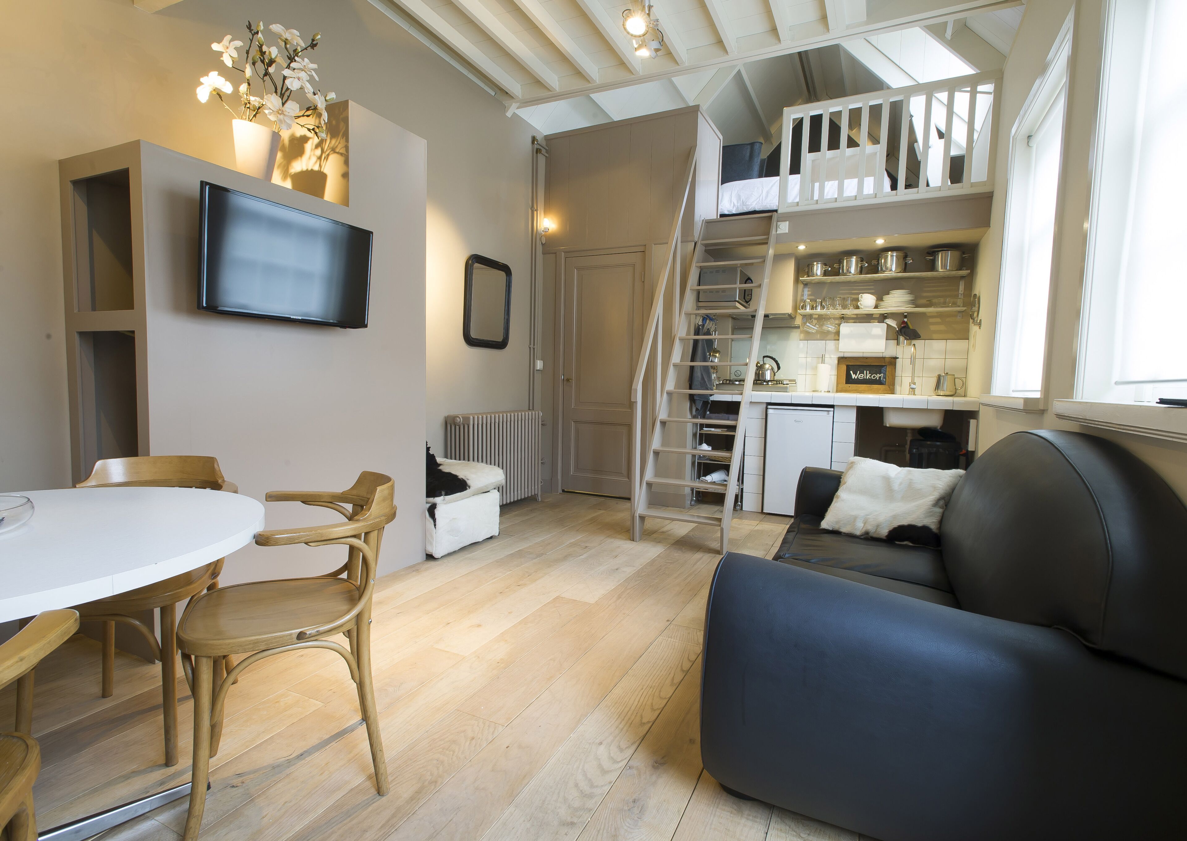 Just outside Amsterdam and free parking!