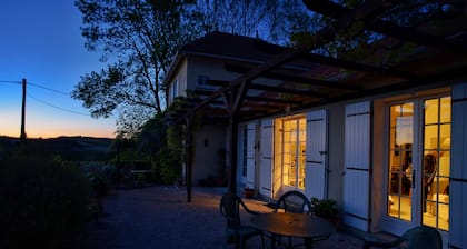 Preciosa villa de 4 dormitorios con piscina privada y vistas impresionantes