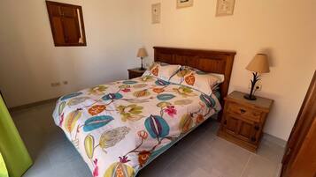 3 bedrooms, iron/ironing board, travel cot, WiFi