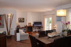 Smart TV, fireplace, table tennis, books - House / Villa - San Lorenzo (Sant Llorenç de Balafia)