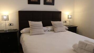 4 bedrooms, iron/ironing board, travel cot, free WiFi