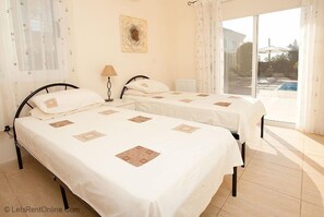 4 Schlafzimmer, Bügeleisen/Bügelbrett, Internetzugang, Bettwäsche