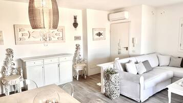 Télévision, livres, médiathÚque, chaßne hi-fi