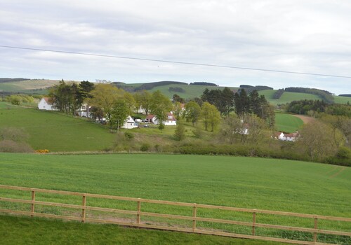 Unique property, in a peaceful and serene location,  within easy reach of all amenities.