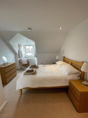 3 bedrooms, iron/ironing board, travel crib, free WiFi