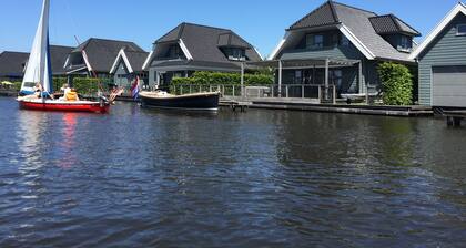 Luxury holiday home on the Sneekermeer in Sneek, Friesland
