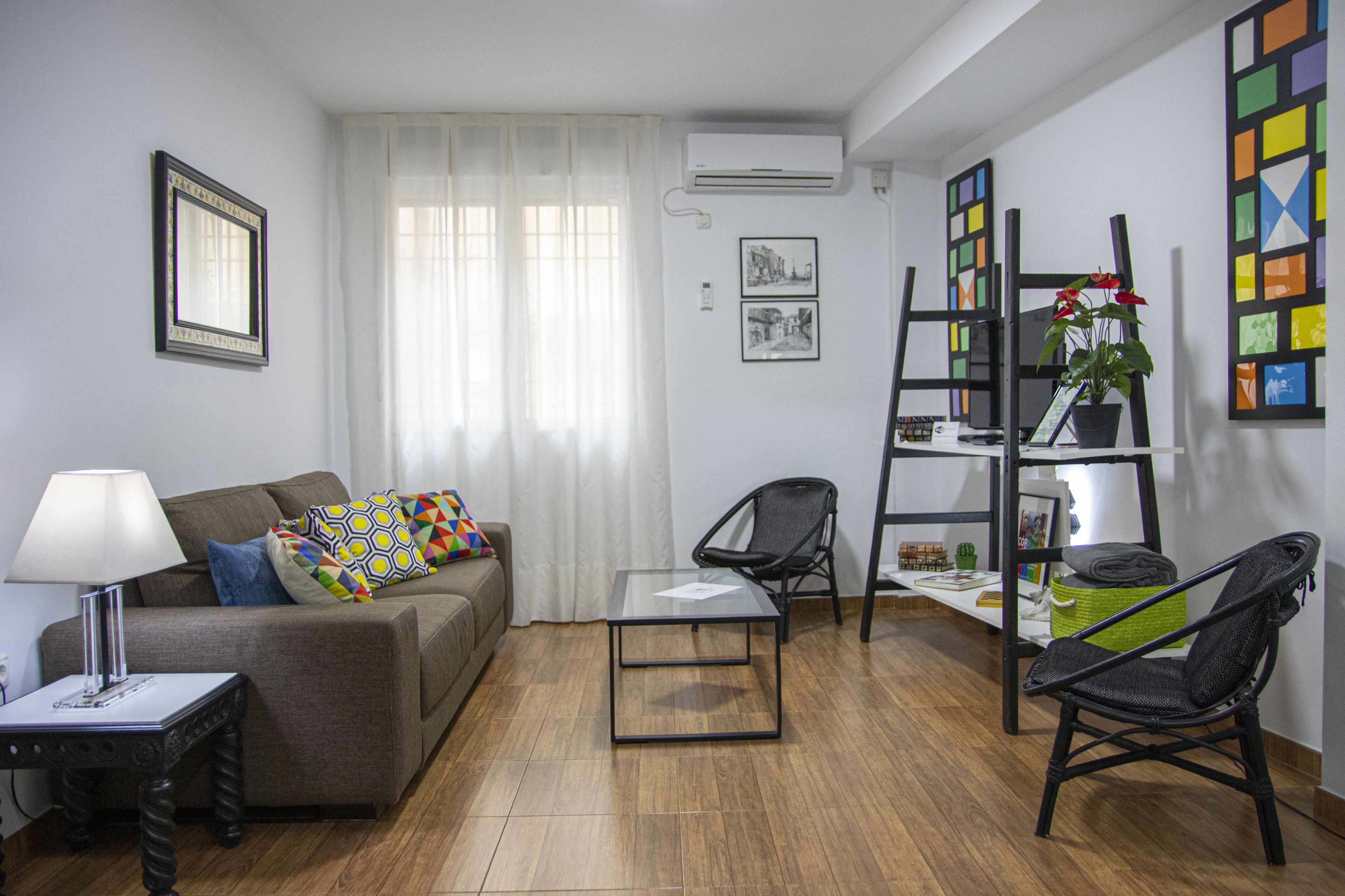Original apartment in the historic center. Wifi. Optional private garage