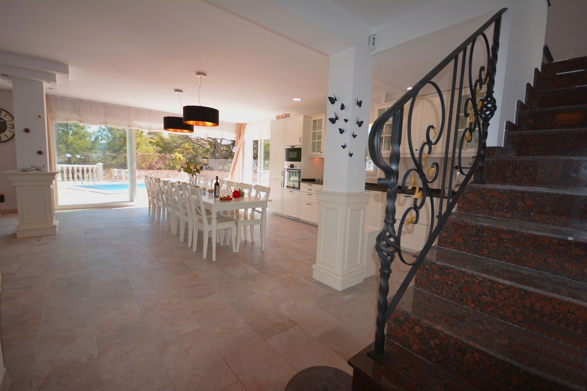 Villa Yuca, 17p, sea view, luxuous, airco , wifi, pool, centrally located, BBQ