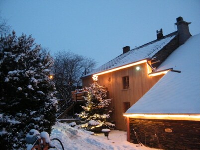 Gîte Les 7 Frênes-The warmth of wood and stone for an authentic stay