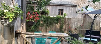 Gîte Les 7 Frênes-Varmen af træ og sten til et autentisk ophold