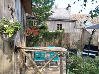 Gîte Les 7 Frênes-The warmth of wood and stone for an authentic stay
