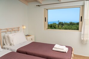 2 bedrooms, iron/ironing board, WiFi, bed sheets - Villa With Private Pool (Magganos)