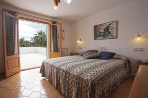 6 slaapkamers, een strijkplank/strijkijzer, gratis wifi, beddengoed