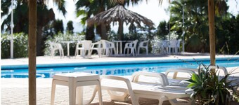 Villa Nieves is een prachtige villa in een landelijke omgeving, maar het is nog steeds slechts 5 minuten rijden van San Antonio en San Rafael