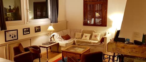 TV, fireplace, DVD player