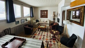 TV, caminetto, lettore DVD