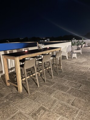 Outdoor dining - Modern Villa,  spectacular private pool with sea view, only 3 minutes to beach! (Serranova)