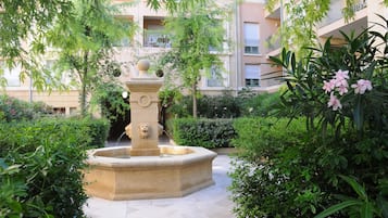 Enceinte de lâhĂ©bergement