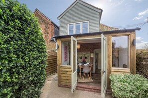 Exterior - Orchard Cottage, Ringstead, Norfolk (Ringstead)