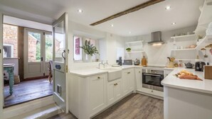 Private kitchen - Orchard Cottage, Ringstead, Norfolk (Ringstead)