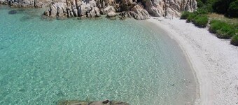 San Teodoro: 4/6-paikkainen Huvila Lähellä La Cintan Rantaa