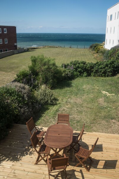 Crab cottage: Detached house with sea views
