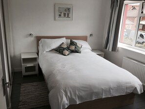 3 Schlafzimmer, Bügeleisen/Bügelbrett, kostenloses WLAN, Bettwäsche