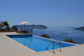 Outdoor pool - Kas, Luxury 3 Bed 3 Bath Duplex. Newly renovated for 2026. Kingsize Bed, WiFi (Kas)