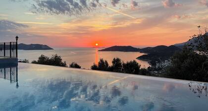 Kas, Luxury 3 Bed 3 Bath Duplex. Newly renovated for 2026. Kingsize Bed, WiFi