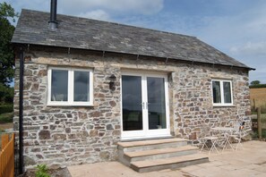 Exterior detail - Self Catering Rural Farm Cottage + Heated Pool Cornwall (Launceston)