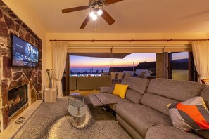TV, fireplace