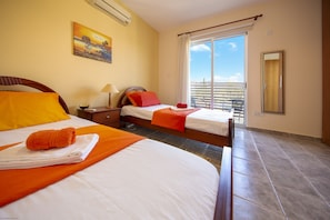 4 bedrooms, iron/ironing board, Internet, bed sheets