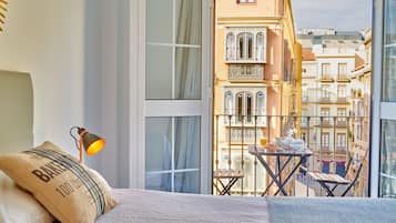 2 slaapkamers, een strijkplank/strijkijzer, internet, beddengoed