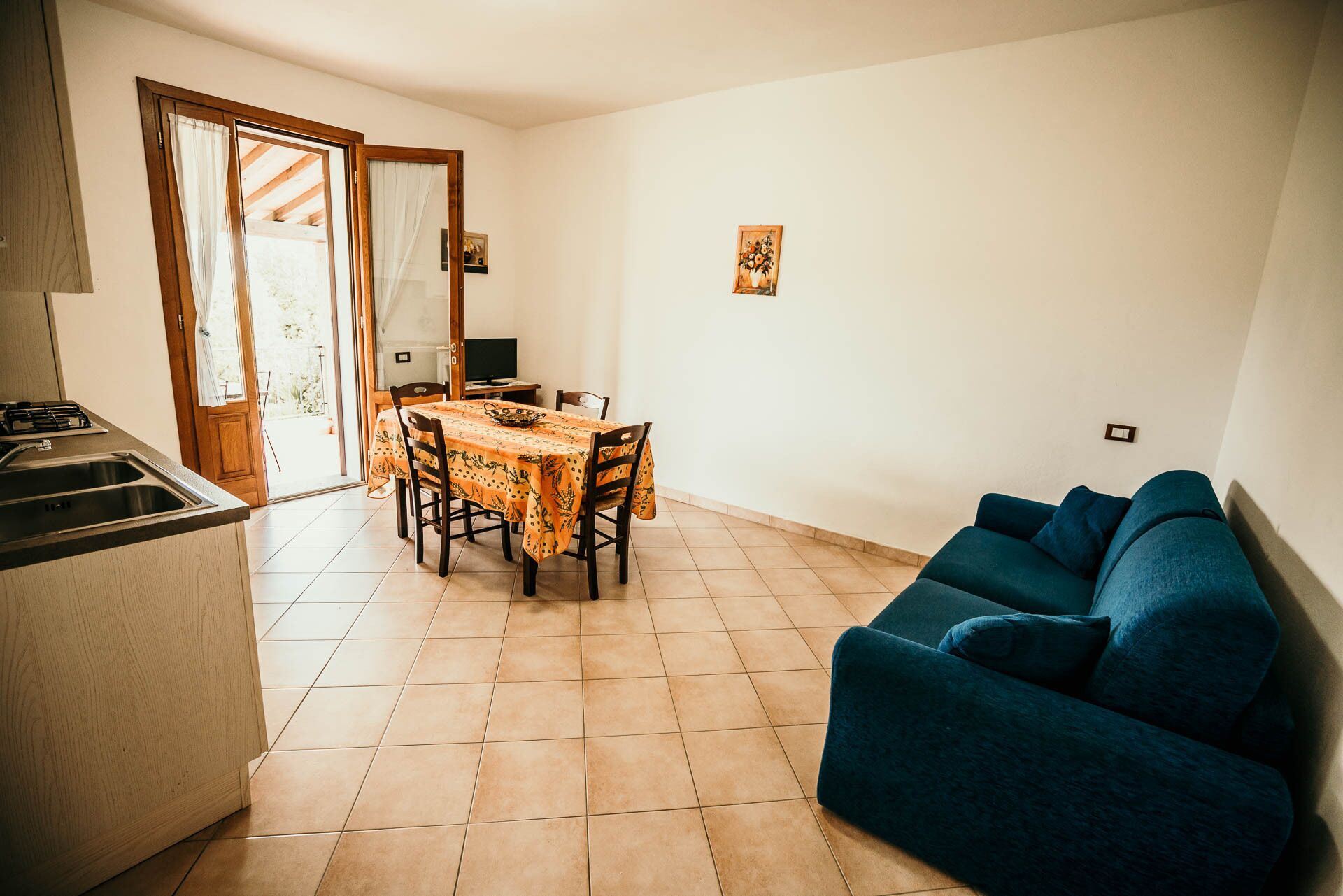 8 RIBOCCHI HOLIDAY HOME: THREE-ROOM APARTMENT WITH POOL SEA, THERMAL BATHS AND VILLAGES 