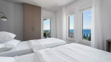 5 bedrooms, in-room safe, iron/ironing board, free WiFi