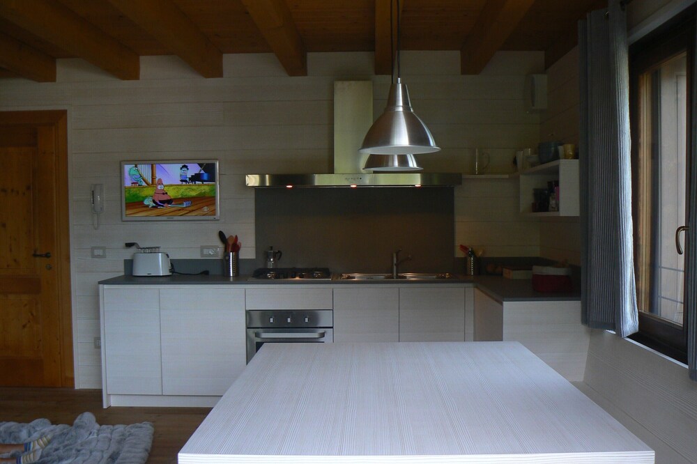 New apartment, overlooking the Dolomites a few miles from Cortina rent