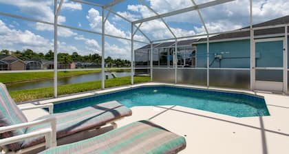 Town Center Reserve - Superior Disney Villa with Lake View, free WiFI & Netflix