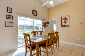 Dining - Town Center Reserve - Superior Disney Villa with Lake View, free WiFI & Netflix (Davenport)